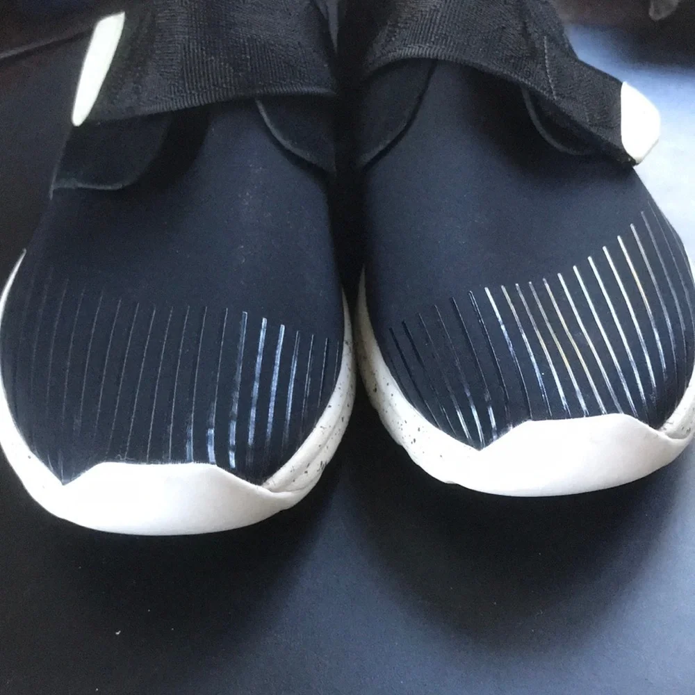 New Men’s Sz 11 Teva Peralta Black slip on sneaker